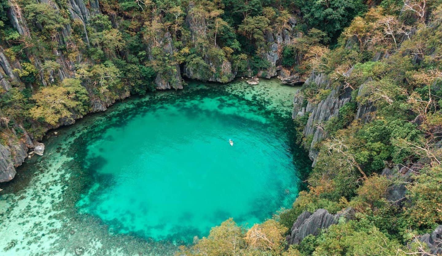 book an island hopping tour in the Philippines