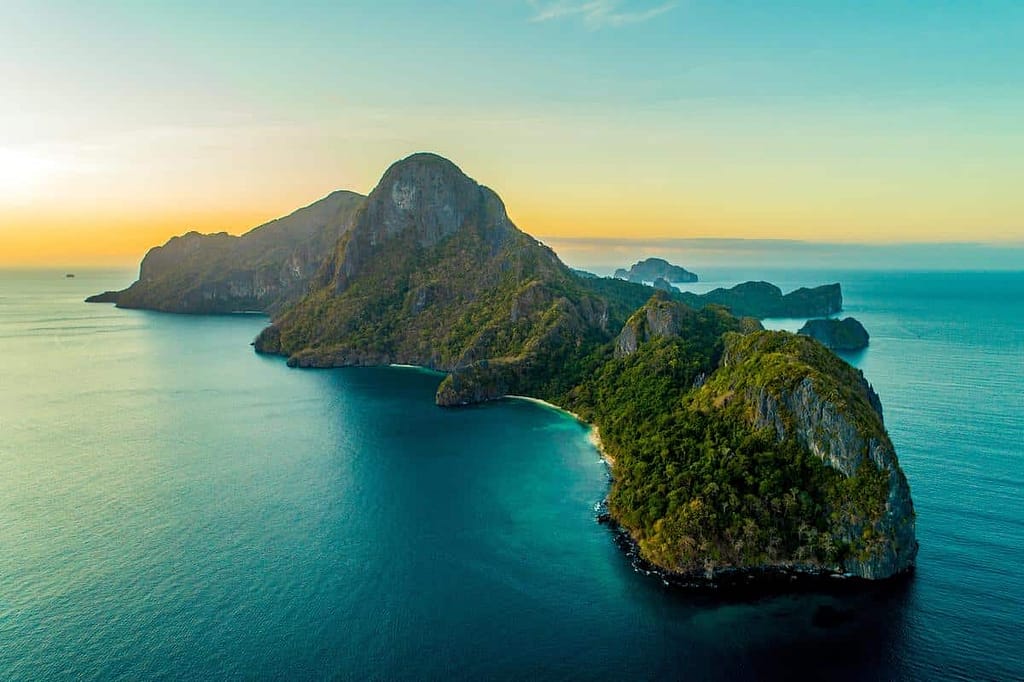 The Beauty of Cadlao Island: A Secret Paradise in El Nido - Palawan