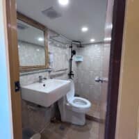Dolphin liveaboard tubbataha tour cebu bathroom 2