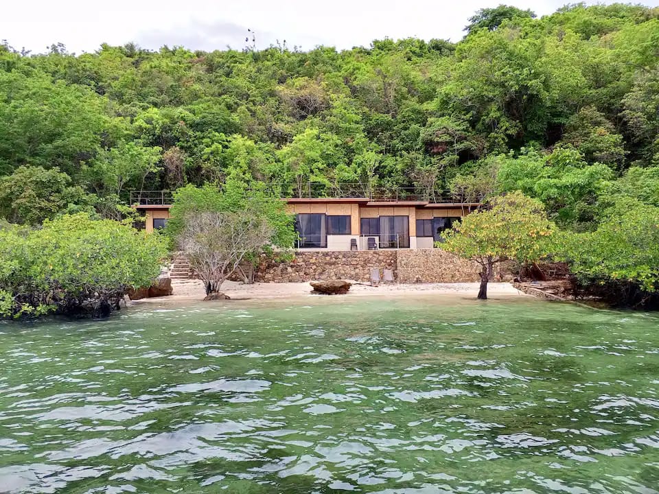 Sand Island Beachfront house