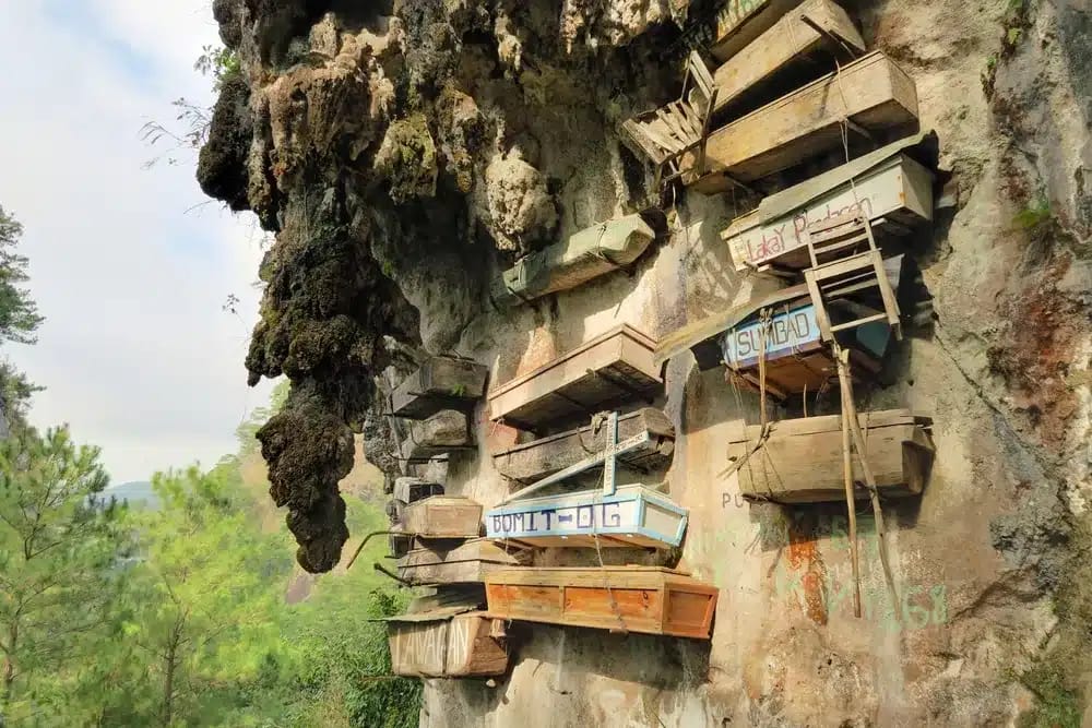 sagada hanging coffins