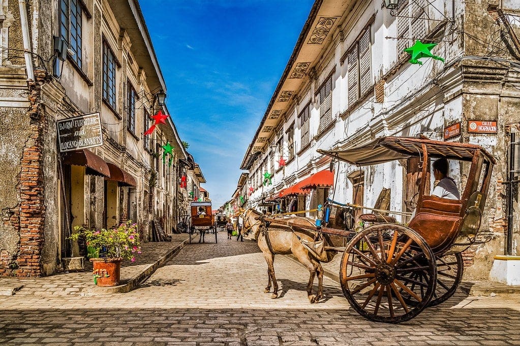vigan Calle Crisologo horse carriage vigan Calle Crisologo horse carriage