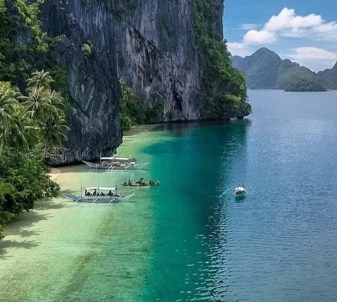 Hoping for island hopping in calm beaches