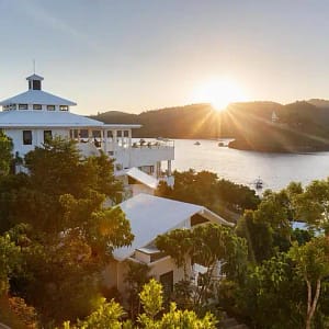 ブスアンガ ベイ ロッジ コロン 1