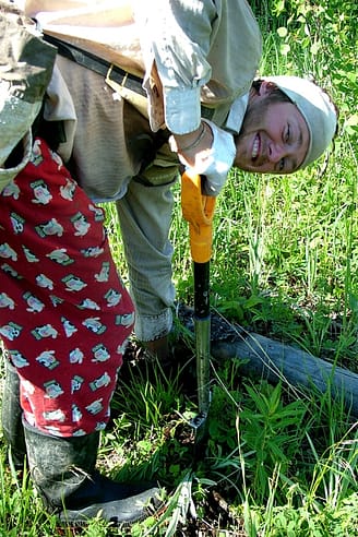 planting-tree-in-ground